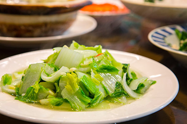 小白菜是高钙蔬菜、还助解毒，4招避免农药下肚