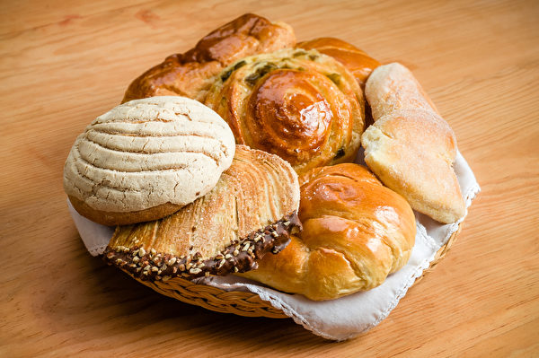 甜面包是糖加糖、糖加油的地雷组合。(Shutterstock)