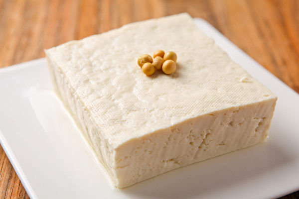 用豆腐减肥的正确方法，是用对的食物搭配，并注意三餐营养均衡，这样效果更持久。(Shutterstock)